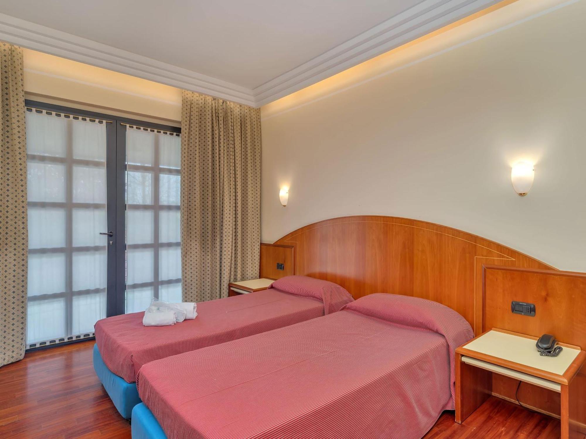 B&B Hotels Hotel Prestige Ornago Exterior foto