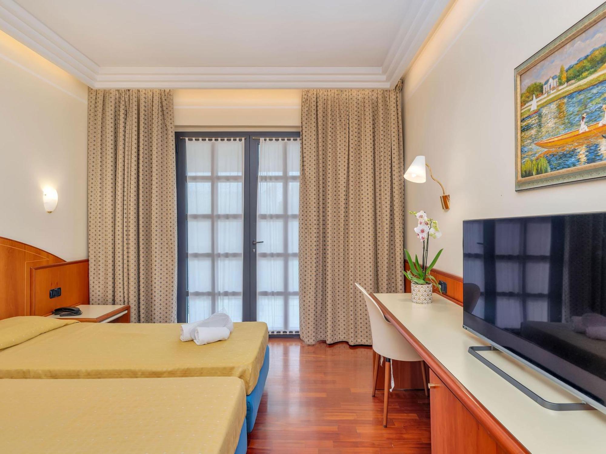 B&B Hotels Hotel Prestige Ornago Exterior foto