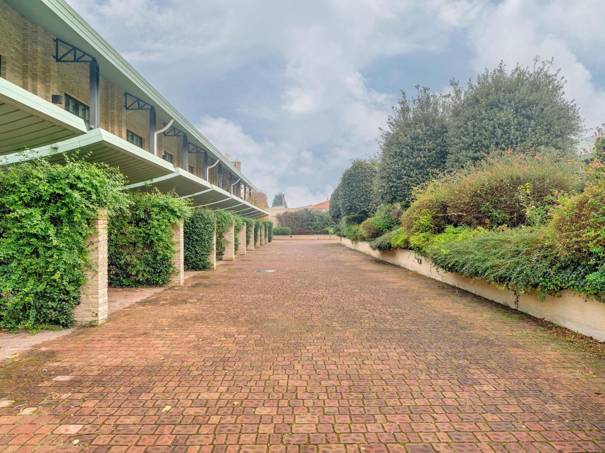 B&B Hotels Hotel Prestige Ornago Exterior foto