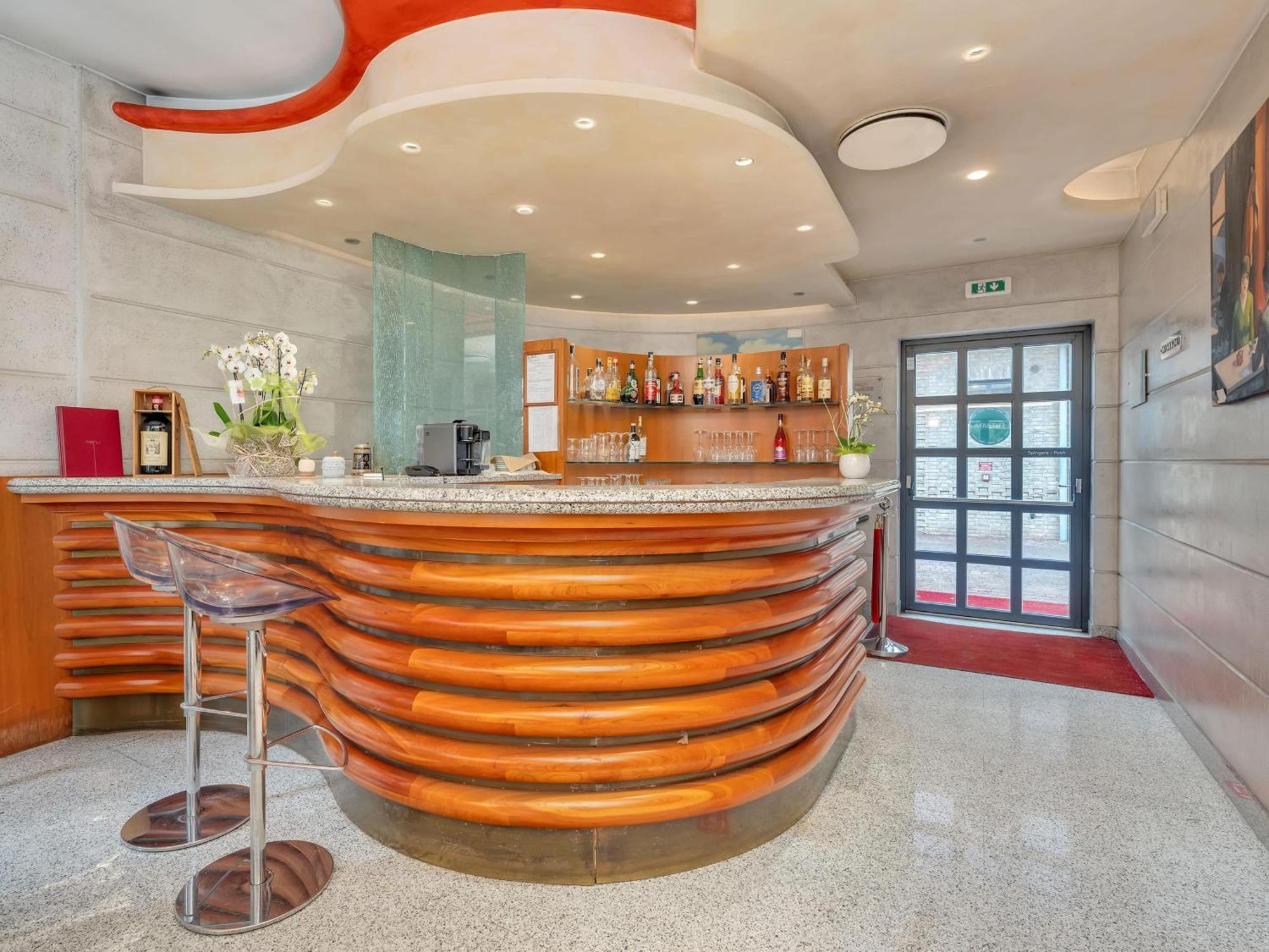 B&B Hotels Hotel Prestige Ornago Exterior foto